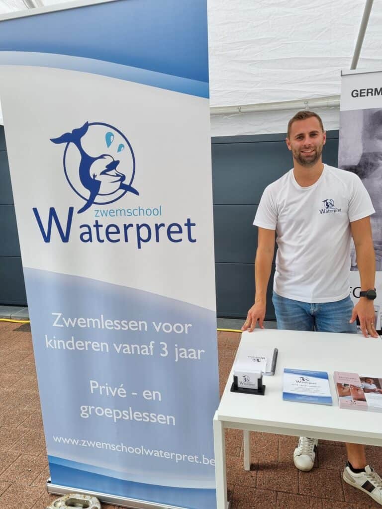 Gediplomeerde zwemcoachen - Bram van zwemschool waterpret op beurs